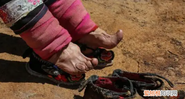 三寸金莲是多少码，古代女子的三寸金莲究竟是多大的脚呢