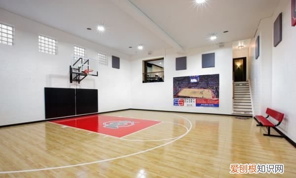 建筑一篮球场需要多少资金，建个篮球场大概需要多少费用呢