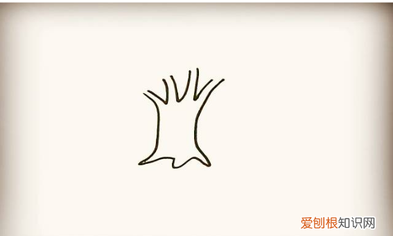 大树怎么画素描简单，怎么画一颗大树的铅笔画