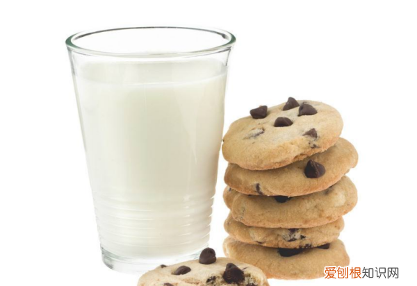 牛奶煮过后还有营养吗，牛奶隔水炖小时还有营养