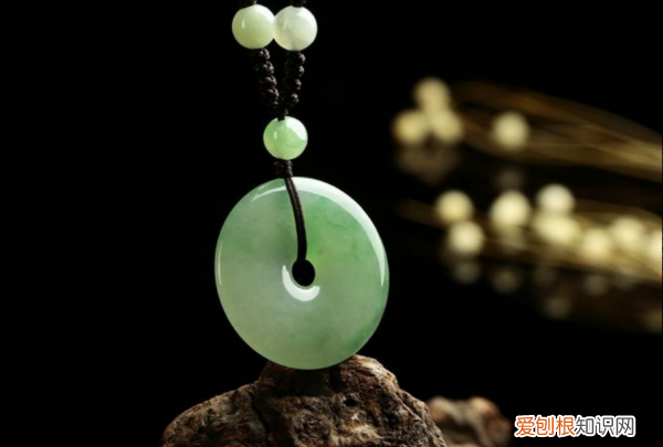 大理玉石和翡翠的区别有哪些