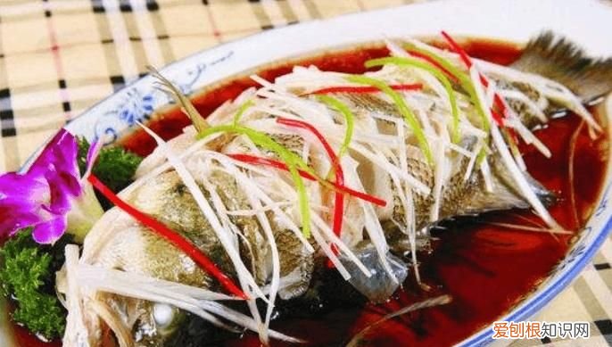 清蒸鱼是冷水蒸还是热水蒸