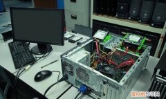 电脑按下电源键没反应指示灯不亮