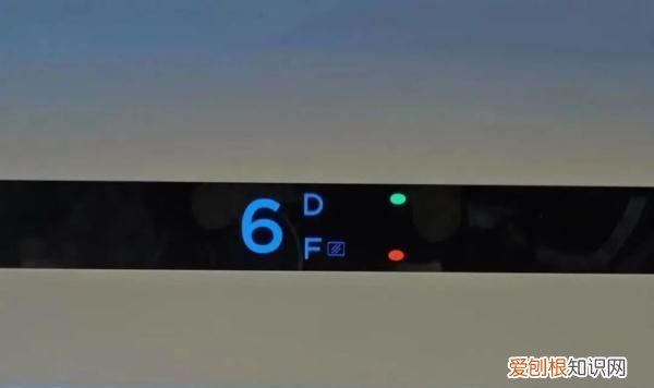 高铁座椅上的这些功能你都会用吗