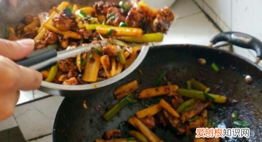 碳锅鱼的做法和配料