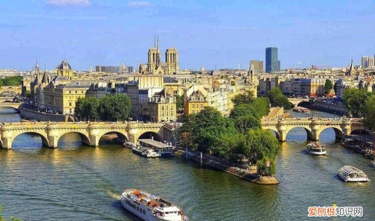 法国巴黎塞纳河是否正确