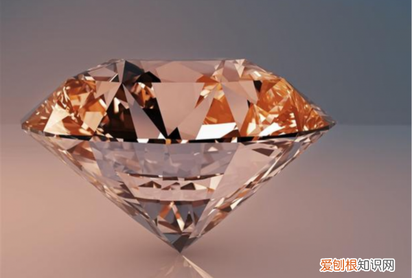 莫桑钻石和真钻石有什么区别