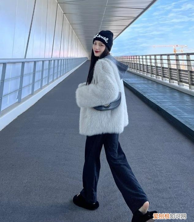 针织裤搭配什么上衣好看