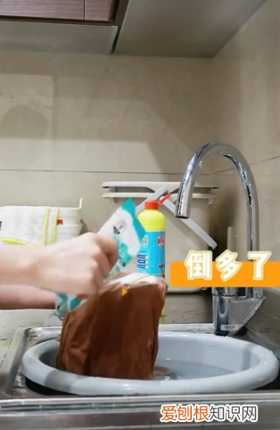 红墨水怎么洗掉，衣服上弄上红墨水怎么去除