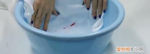 红墨水怎么洗掉，衣服上弄上红墨水怎么去除