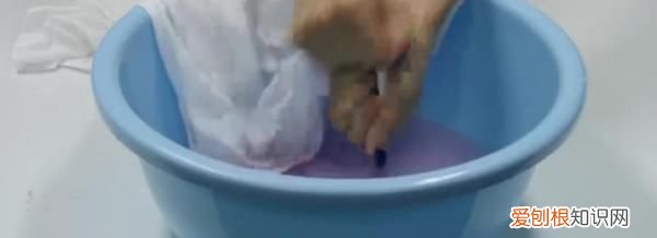 红墨水怎么洗掉，衣服上弄上红墨水怎么去除