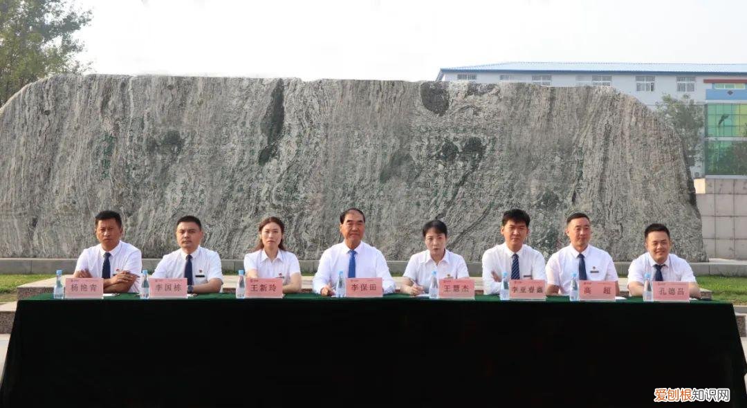 歌唱祖国手势舞