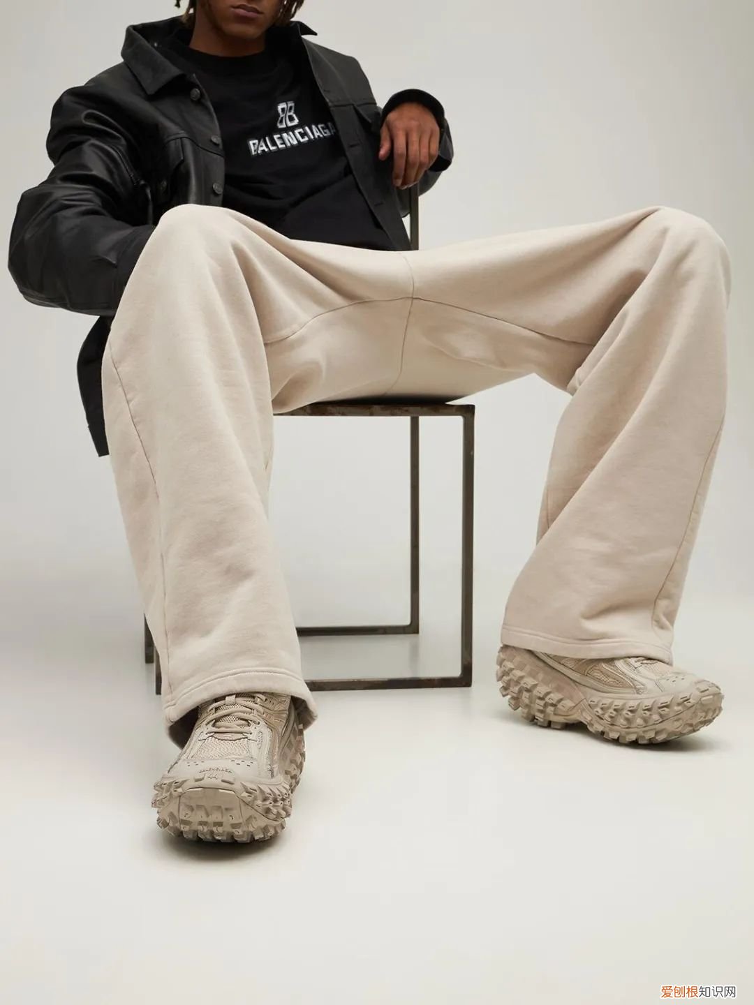 弹簧鞋巴黎世家