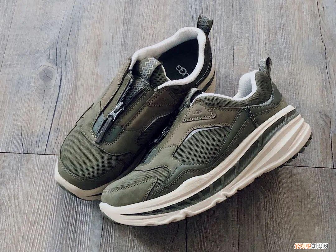 弹簧鞋巴黎世家