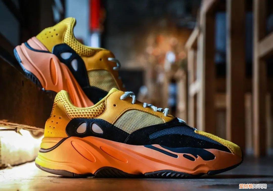 弹簧鞋巴黎世家