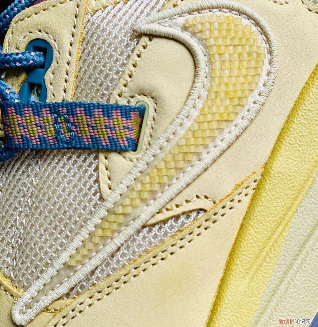 弹簧鞋巴黎世家