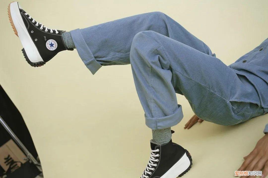 弹簧鞋巴黎世家