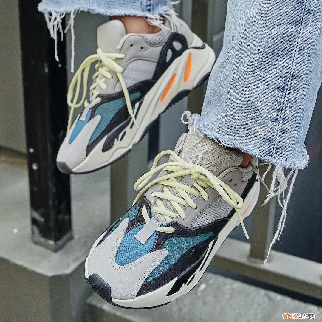 弹簧鞋巴黎世家