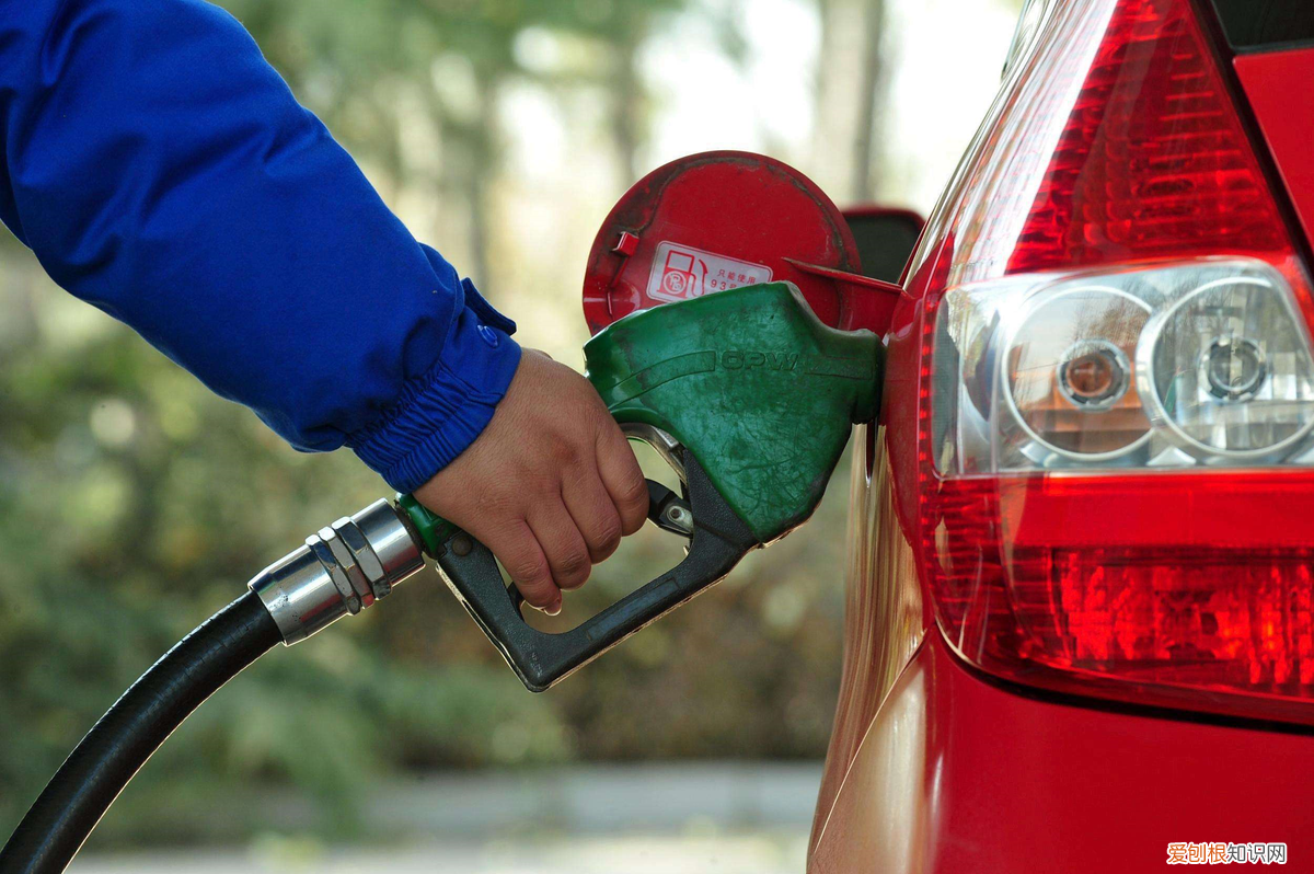 汽油多少钱一吨