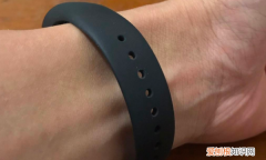 小米手环3怎么充电，小米3手环怎么充电图解