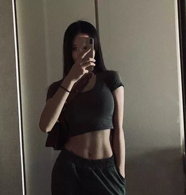 女生的腹肌有多好看马甲线