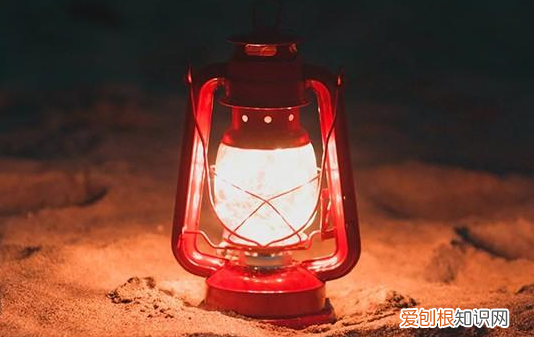 ps如何做出发光效果，PS该如何制做物体发光效果