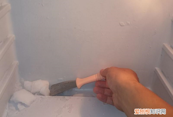 冰箱冷冻室结冰严重怎么处理,冰箱冷冻室结冰严重如何解决