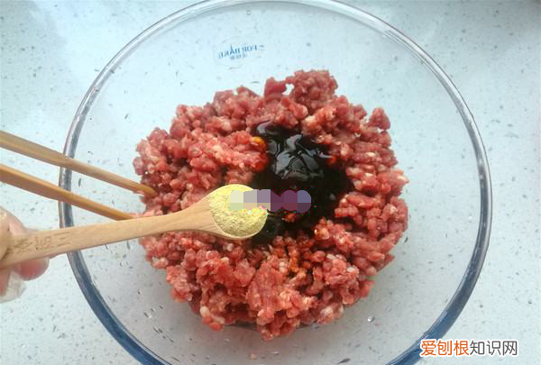牛肉馅怎么做,家庭牛肉丸子的做法