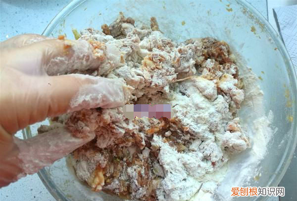 牛肉馅怎么做,家庭牛肉丸子的做法