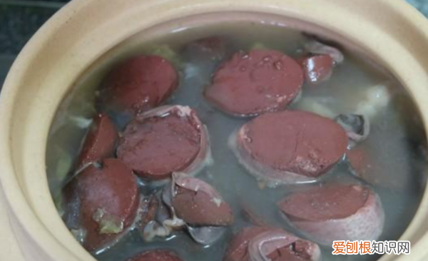 东北炖酸菜的做法，东北酸菜的做法最正宗的做法视频套塑料袋