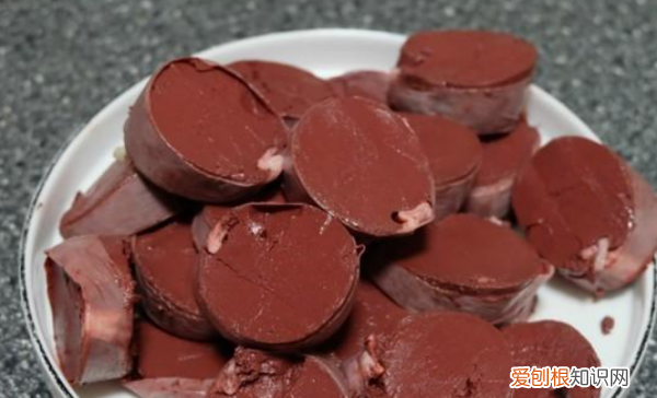 东北炖酸菜的做法，东北酸菜的做法最正宗的做法视频套塑料袋