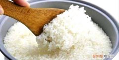 蒸熟的米饭怎么炒好吃，刚蒸的米饭如何快速做炒米饭