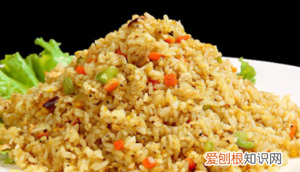 蒸熟的米饭怎么炒好吃，刚蒸的米饭如何快速做炒米饭