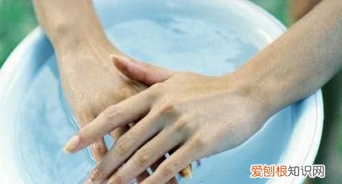 502胶水把手黏住了怎么办