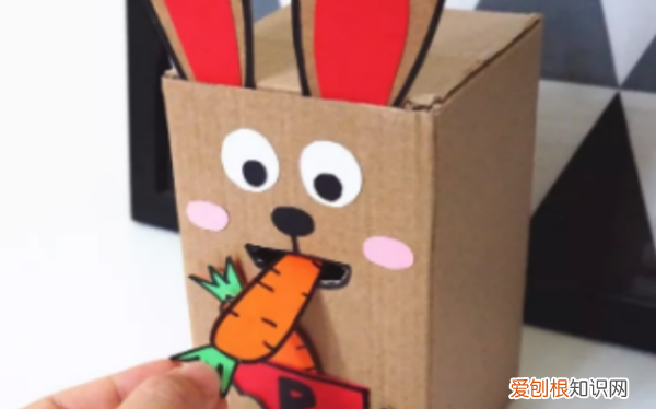 如何用废旧纸箱给宝宝做玩具，用一个纸箱子做的简单玩具视频