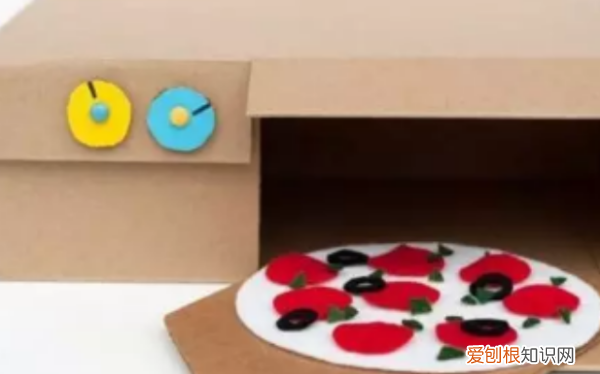 如何用废旧纸箱给宝宝做玩具，用一个纸箱子做的简单玩具视频