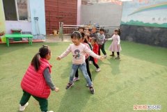 老鹰捉小鸡游戏玩法是什么