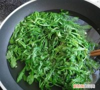 荠菜忘记焯水了怎么办，荠菜要焯水荠菜怎么吃最安全