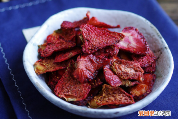 冻干草莓怎么做，家庭自制冻干草莓做法