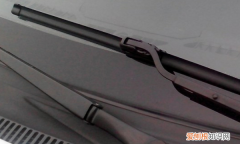 汽车雨刷怎么停到中间，怎么把雨刮器停在中间视频