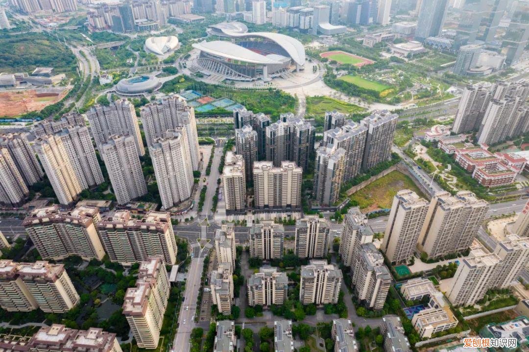 广西体育中心能容纳多少人