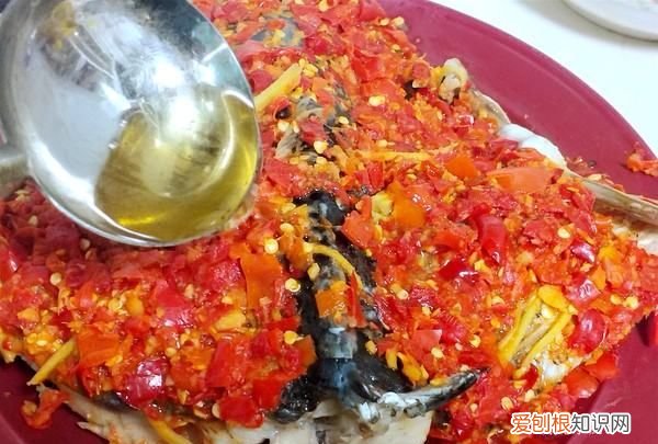 剁椒鱼头的做法家常，剁椒鱼头的制作方法步骤图示