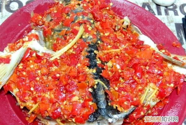 剁椒鱼头的做法家常，剁椒鱼头的制作方法步骤图示
