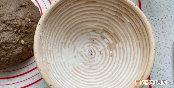 纯黑麦面包的做法，黑麦面包怎么做松软