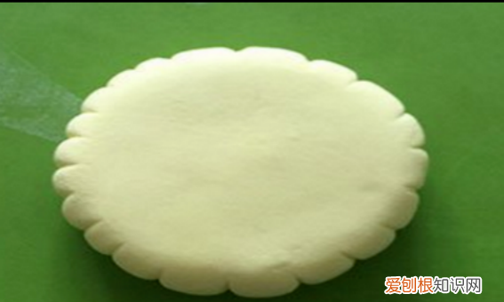 如何用彩泥做月饼，彩泥月饼 制作方法