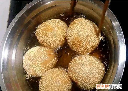 空心芝麻球的做法,芝麻球是怎么做出来的