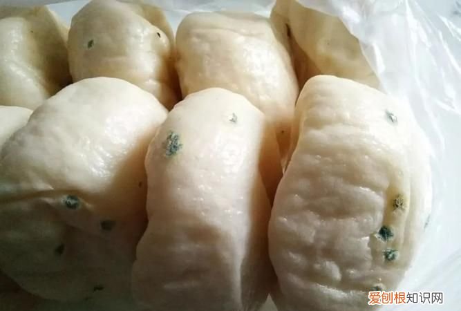 过年的馒头长酶霉点还能吃,馒头上有一点点霉点可以吃吗