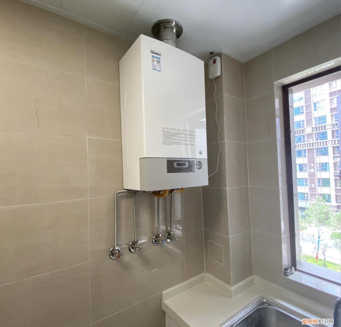 欧式快热炉和踢脚线取暖器对比