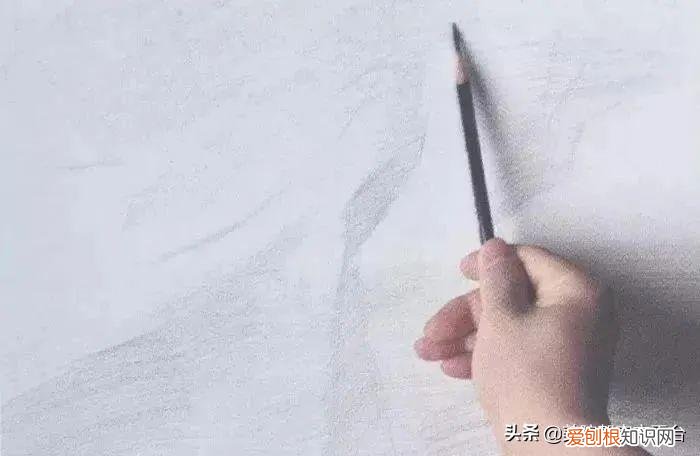 素描衬布的画法