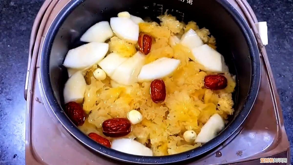 百合银耳莲子汤